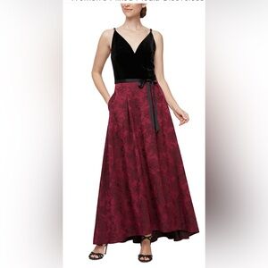 NWOT Alex and Eve GORGEOUS mixed media dress. SIZE 12.